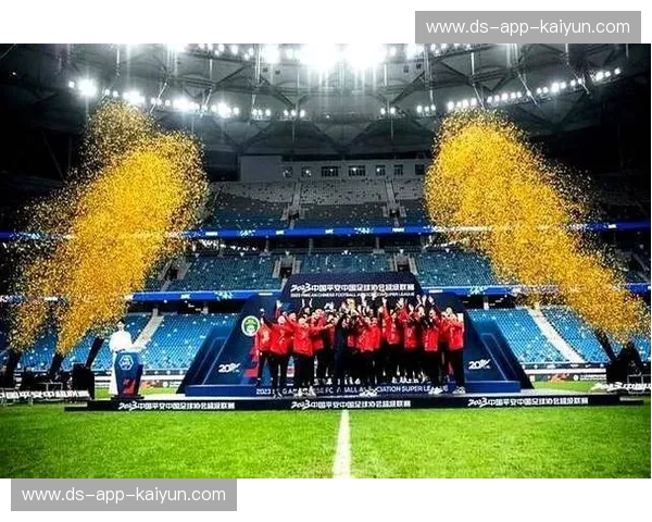 魔都双雄的红蓝弈局：上海德比，一场永不落幕的城市王座之争